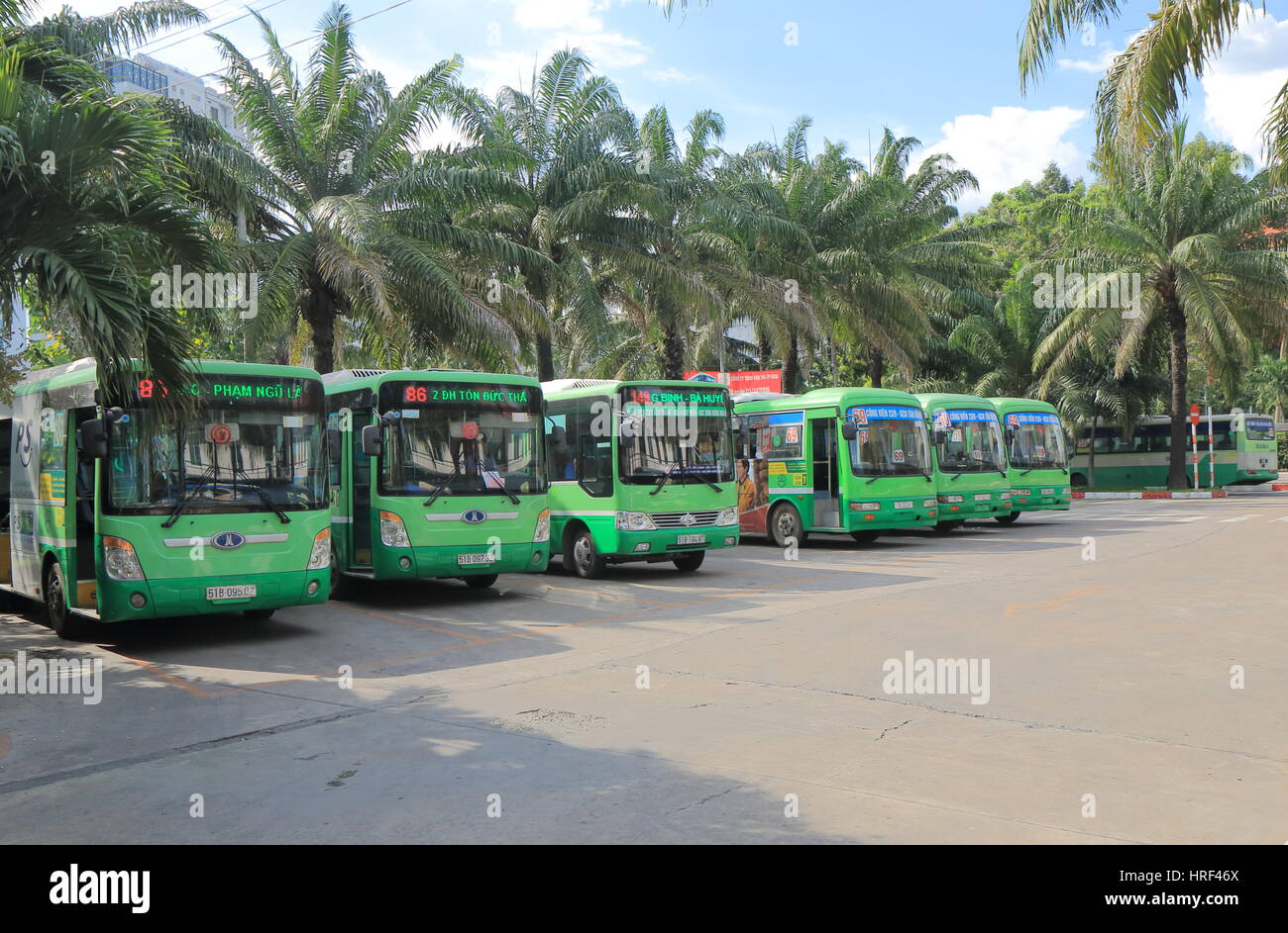 Öffentlicher Bus-terminal in der Innenstadt von Ho-Chin-Minh-Stadt, Vietnam. Stockfoto