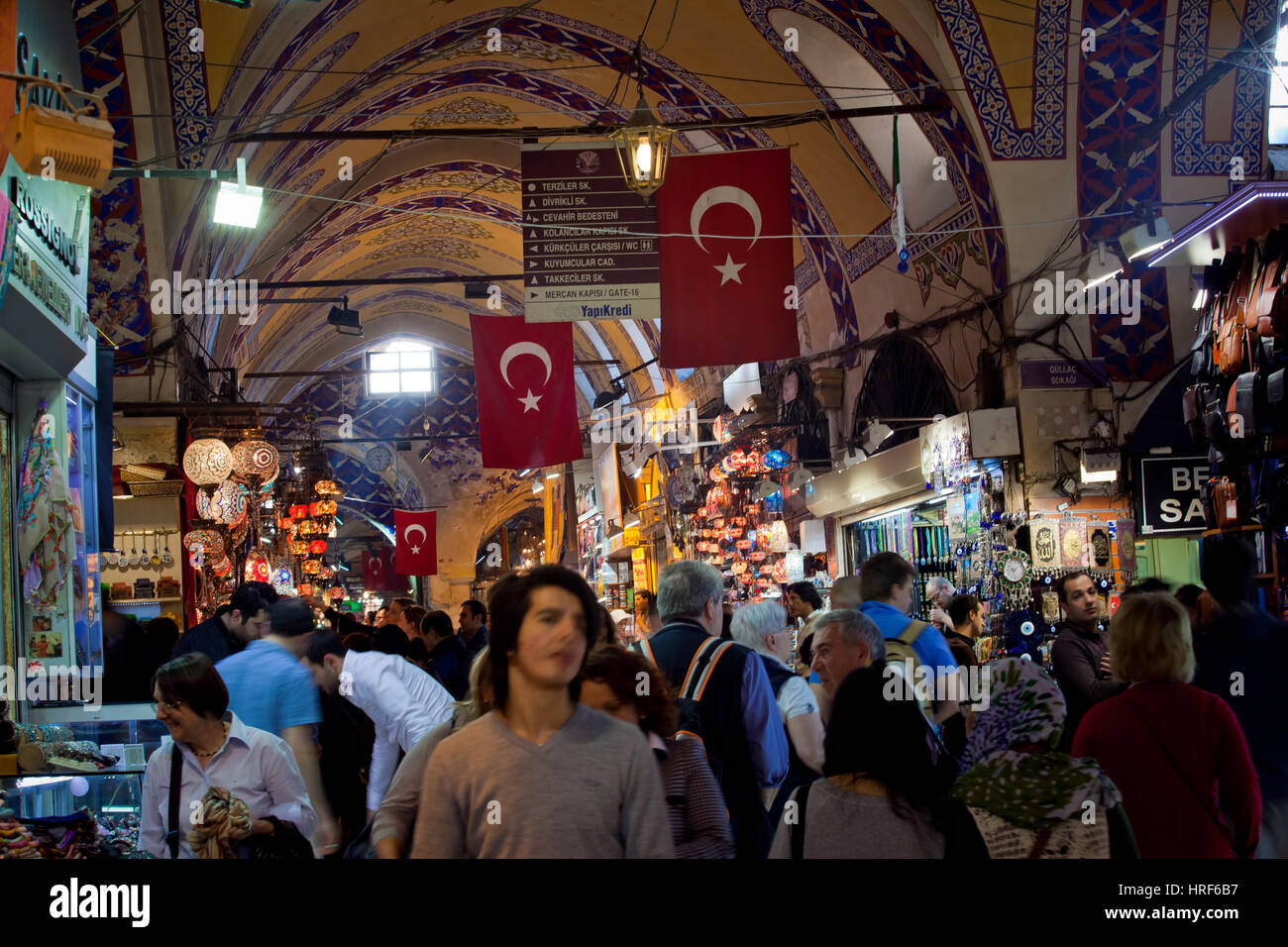 Istanbul, Türkei - April 2013: Grand Bazaar Blick in Istanbul, Türkei Stockfoto