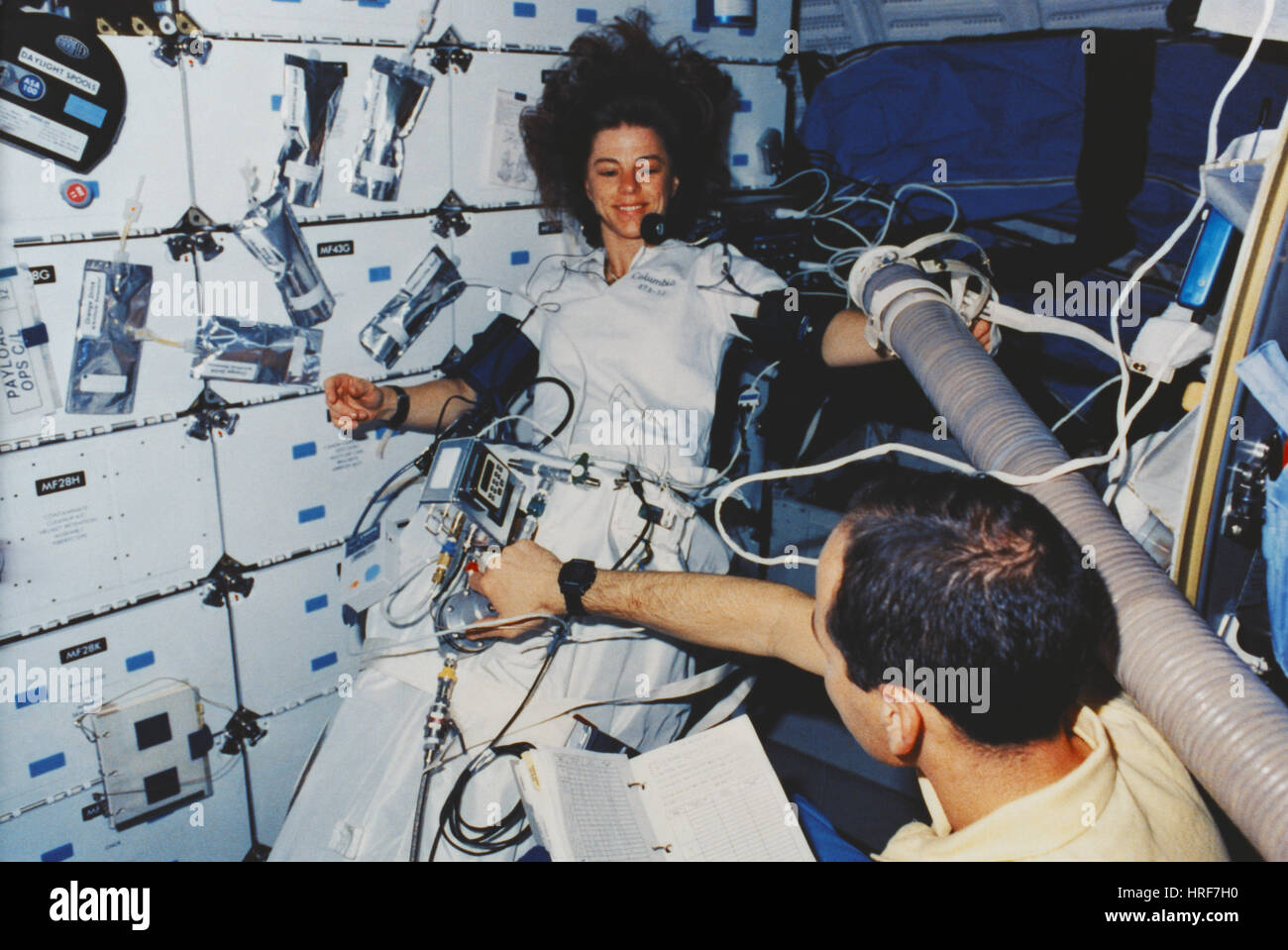 STS-32, Astronauten mit LBNP, 1990 Stockfoto