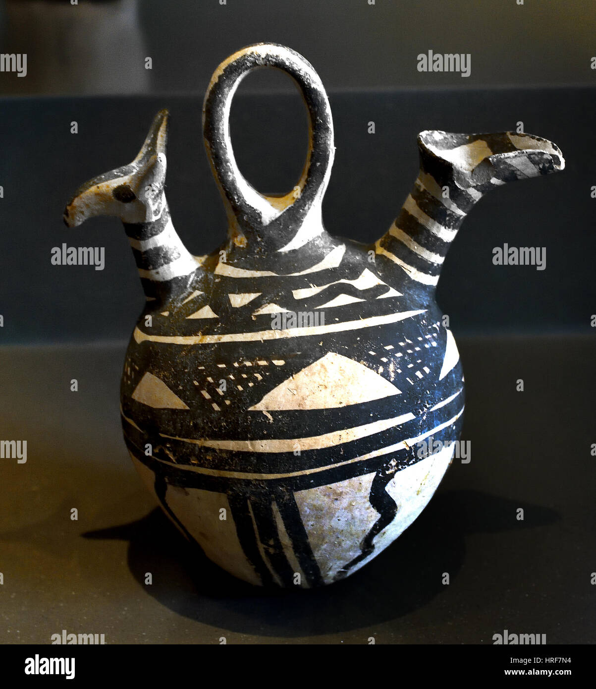 Spritzte Schiffe und Cup, bemalte Keramik 150 v. Chr. Zypern Stockfoto