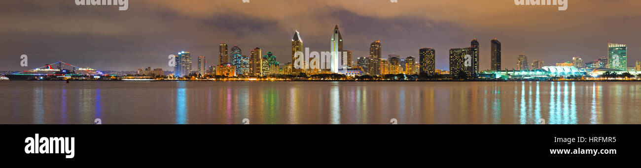 Die Innenstadt von San Diego in der Nacht Stockfoto