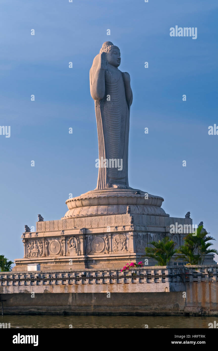 Buddha-Statue Hussain Sagar See Hyderabad, Andhra Pradesh Telangana Indien Stockfoto