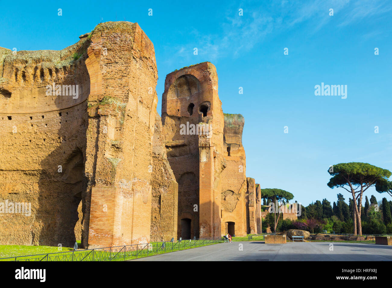 Rom, Italien.  Terme di Caracalla oder Bäder von Caracalla stammt aus dem 3. Jahrhundert n. Chr..  Die Bäder sind Teil des historischen Zentrums von Rom, das ist ein Stockfoto