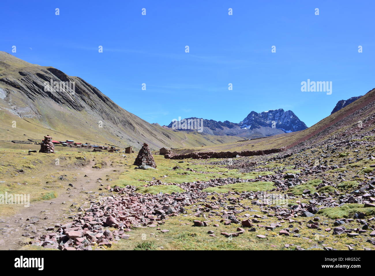 Wunderschöne Landschaft des Cerro Colorado - aka Rainbow Mountain, Vinicunca oder Ausangate - in der Region von Cusco, Peru Stockfoto