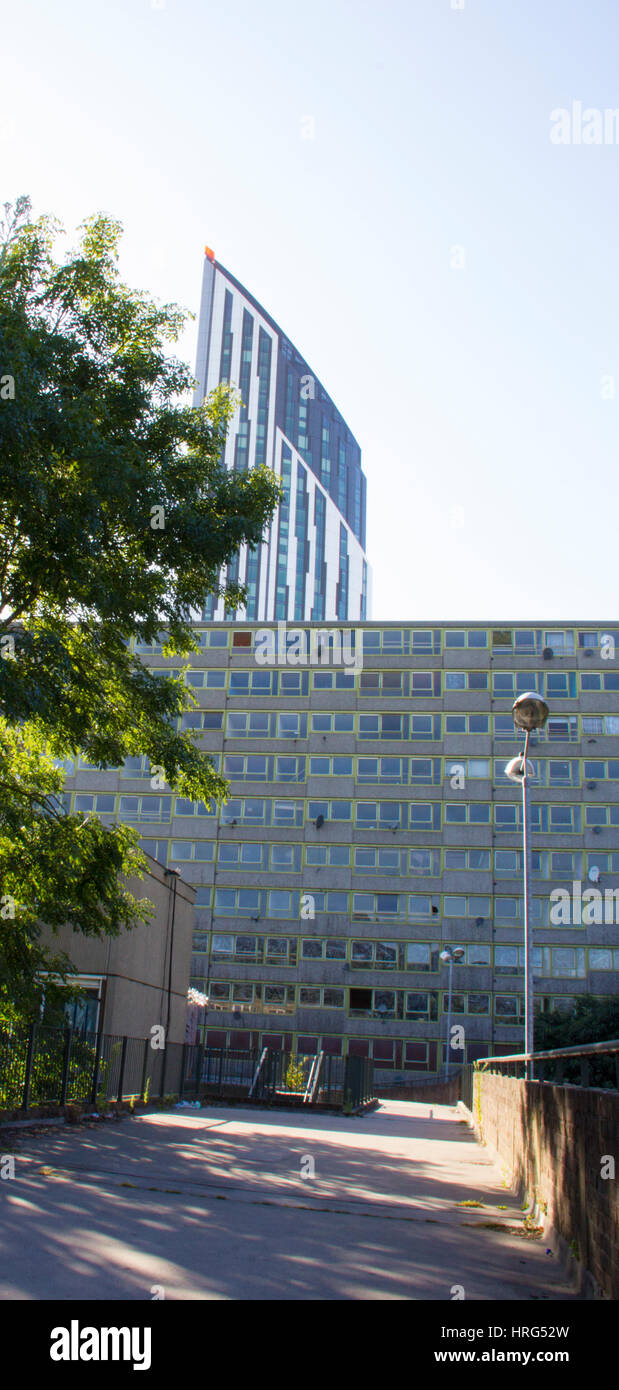 Ein Block von Gemeindewohnungen in der inzwischen abgerissenen Heygate-Siedlung in South East London. Es wurde abgerissen, zwischen 2011 und 2014 als Teil des Elefanten eine Stockfoto