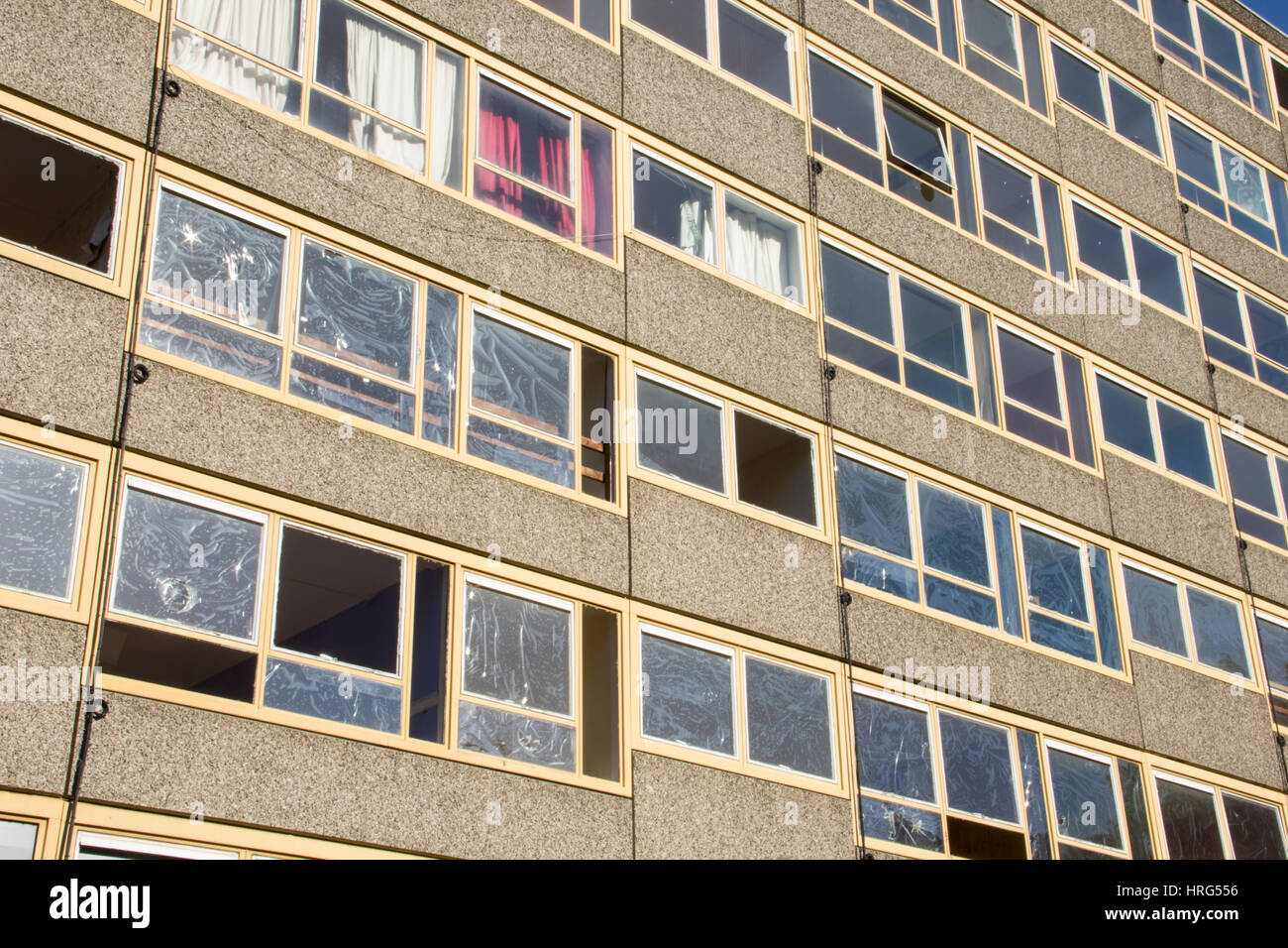 Ein Block von Gemeindewohnungen in der inzwischen abgerissenen Heygate-Siedlung in South East London. Es wurde abgerissen, zwischen 2011 und 2014 als Teil des Elefanten eine Stockfoto