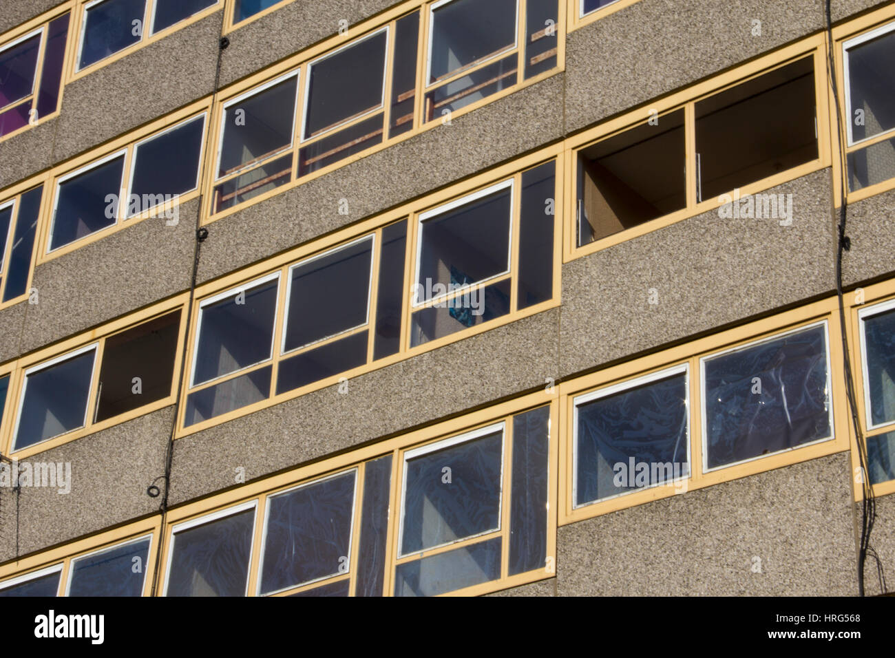 Ein Block von Gemeindewohnungen in der inzwischen abgerissenen Heygate-Siedlung in South East London. Es wurde abgerissen, zwischen 2011 und 2014 als Teil des Elefanten eine Stockfoto