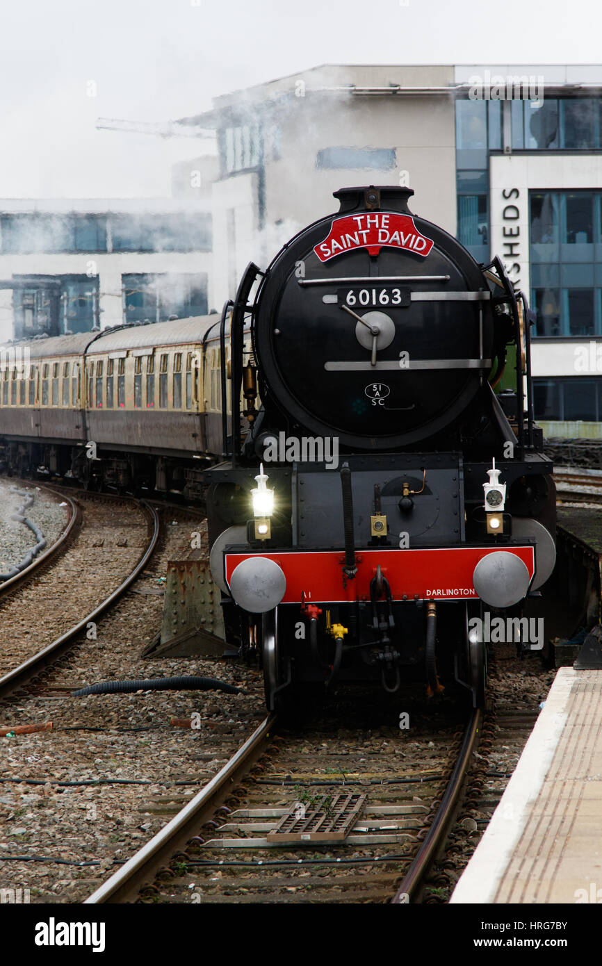 Cardiff, Südwales, UK. 1. März 2017. 60161 Tornado, "The Saint David", trifft in Cardiff zentrale heute im Rahmen der UK-Tour. Die Klasse A1 Peppercorn "Tornado" ist das erste im Vereinigten Königreich seit 50 Jahren und das einzige in Existenz gebaut werden. Bildnachweis: Andrew Bartlett/Alamy Live-Nachrichten. Stockfoto