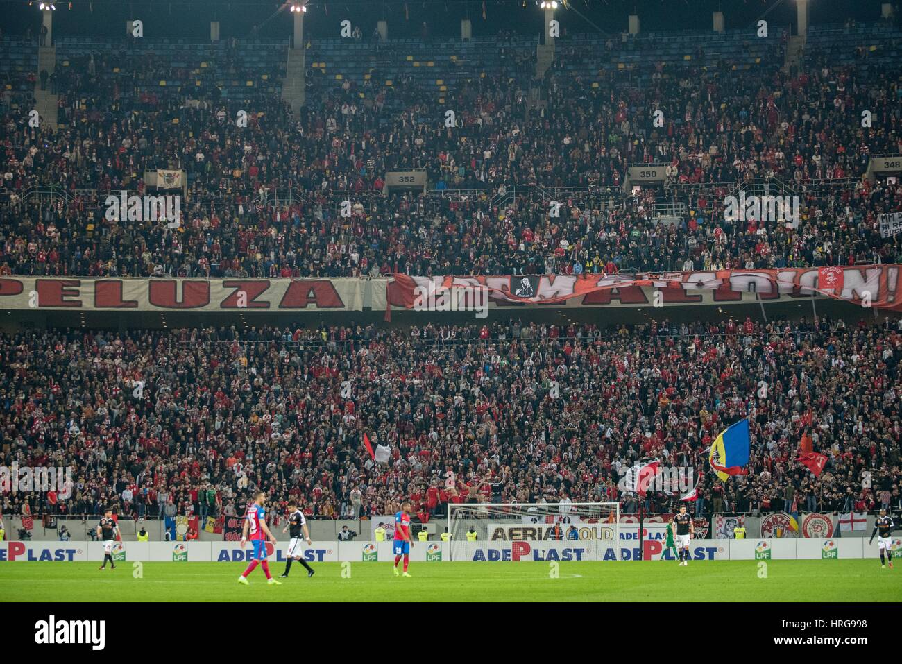 Bukarest, Rumänien. 1. März 2017. Dinamo Bukarest-Fans während der LPF - Fußball rumänischen Liga 1 Orange 2016-2017, Spiel zwischen FC Steaua Bucharst und FC 1848 Dinamo Bukarest auf Arena Nationalstadion Bukarest, Rumänien ROU. Bildnachweis: Cronos Foto/Alamy Live-Nachrichten Stockfoto