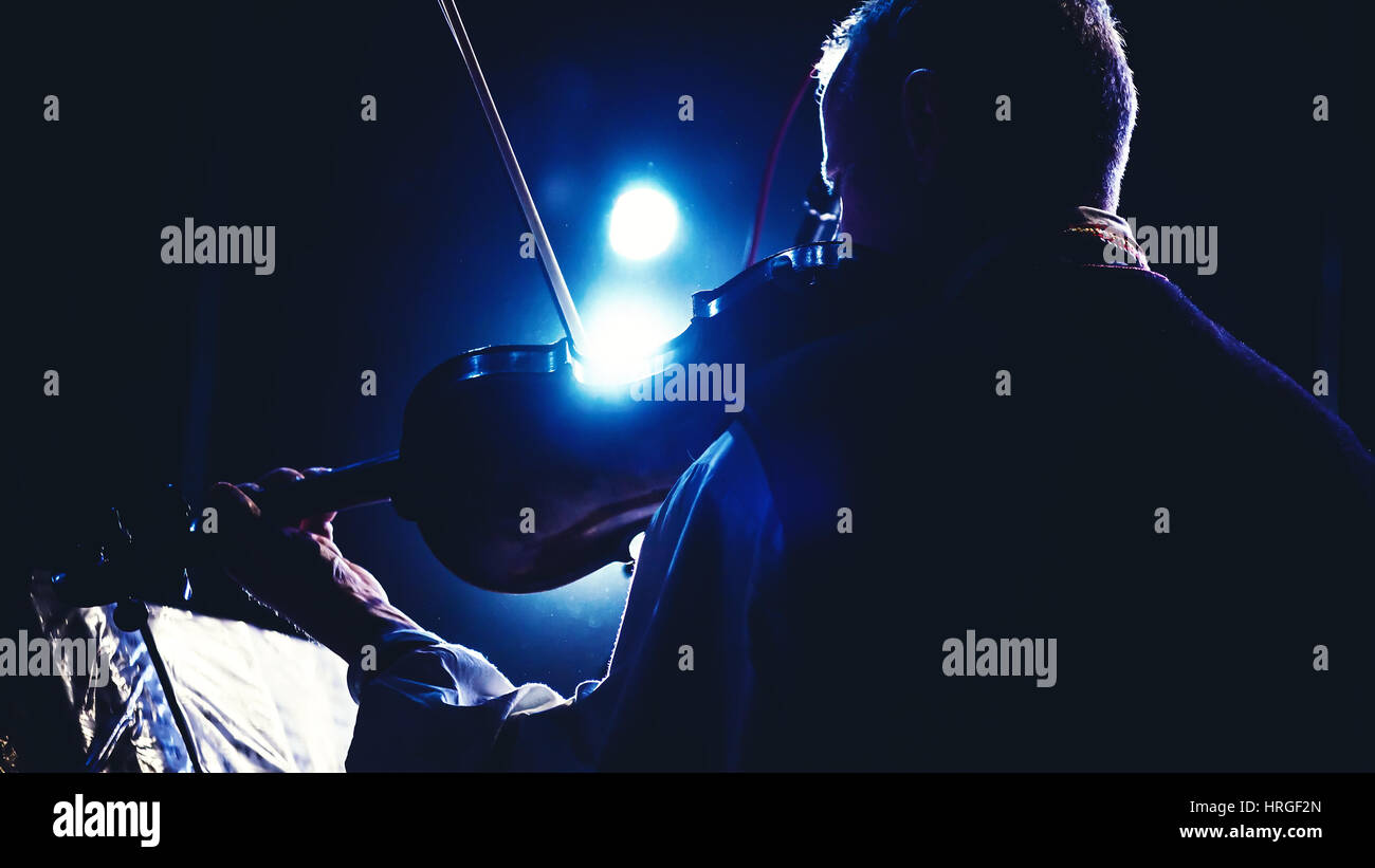 Cacak, Serbien - 26. Februar 2017: 18. Festival der serbischen Folklore-Ensembles. 16 Amateur-Ensembles aus der ganzen Serbien kam zu konkurrieren. Stockfoto