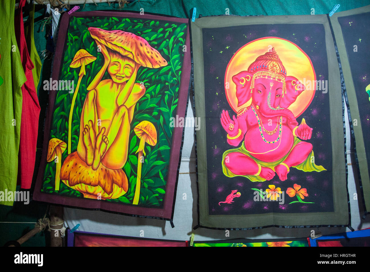 Neon, UV, Licht, Kunst, Ganesh, Psychedelic, Ganesha, Hindu, Gott, Tourismus, Touristen, Touristen, zu verkaufen, am Mittwoch, Anjuna, Markt, Beach, Goa, Indien, Indian, Asia, asiatisch Stockfoto