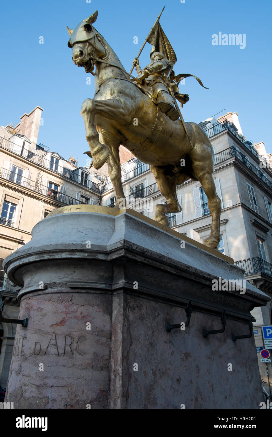 Jeanne d ' Arc auf dem Pferderücken in der Place des Pyramides, Paris, Frankreich Stockfoto
