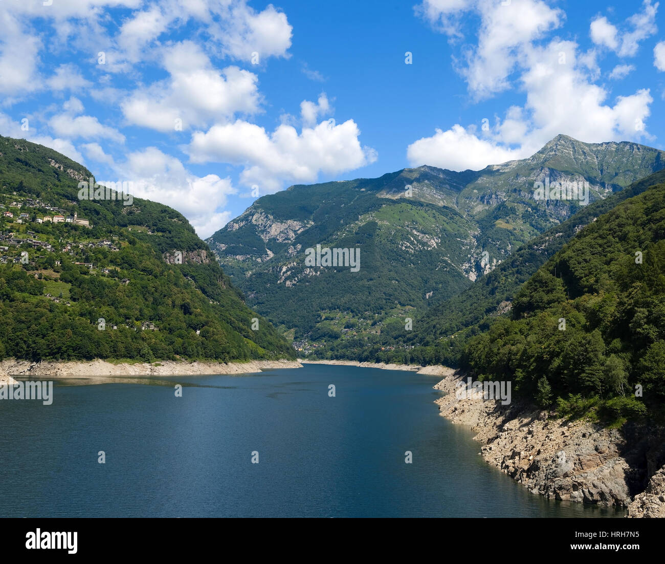 Blick Vom Staudamm Valle Verzasca, Schweiz - Valle Verzasca, Schweiz Stockfoto