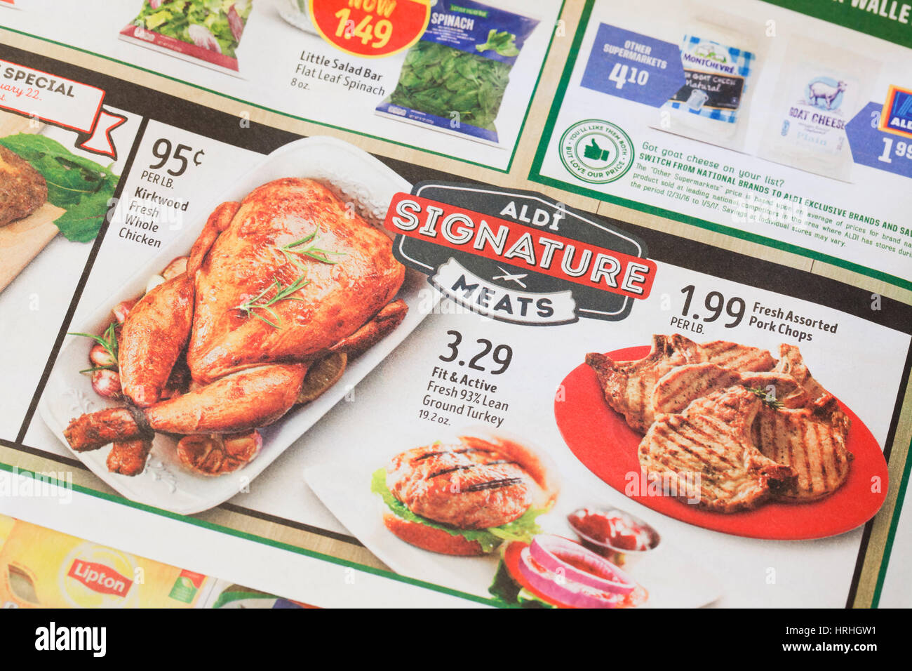 ALDI Supermarkt wöchentliche mailer Werbung closeup - USA Stockfoto