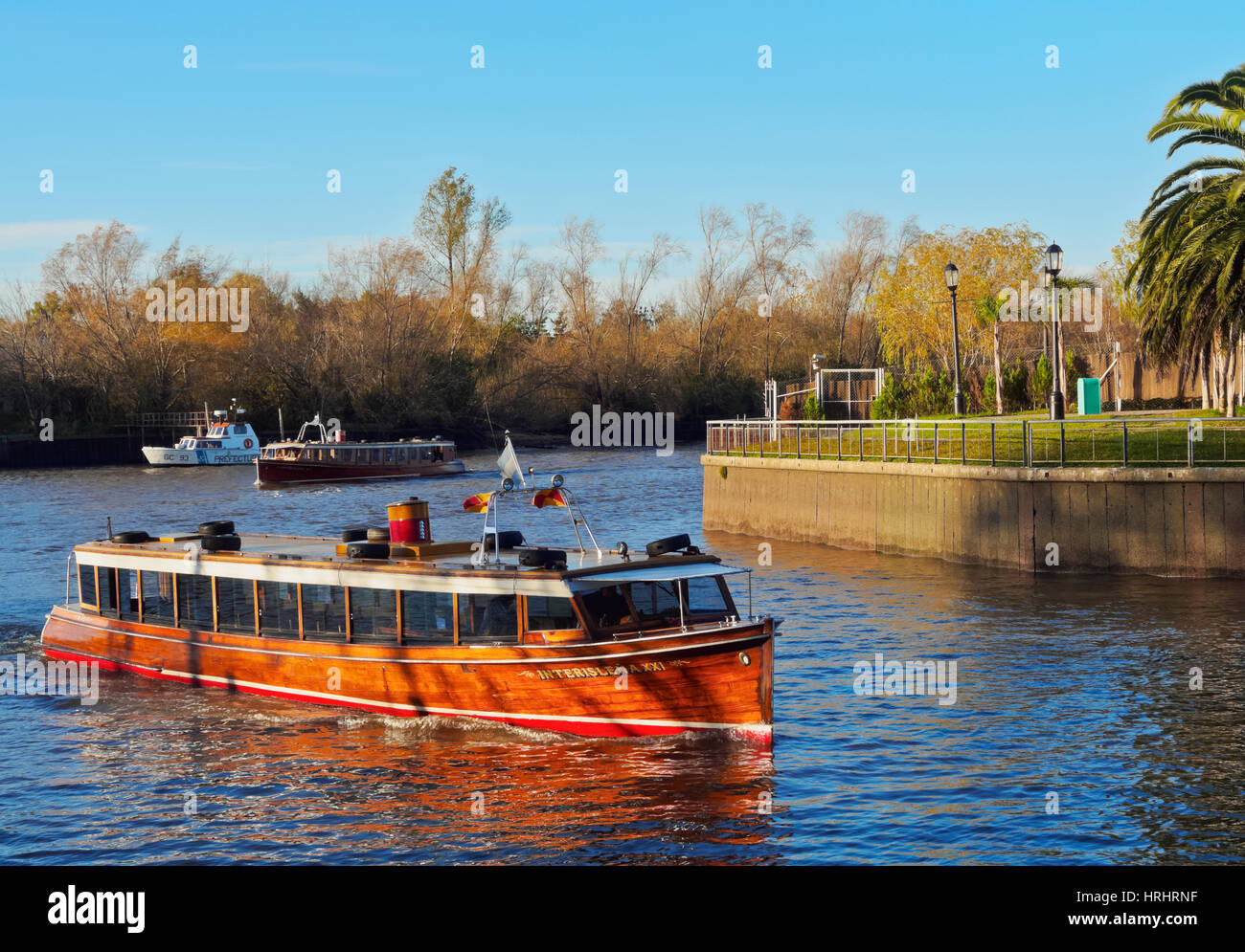 Vintage Mahagoni Motorboot auf den Tigre Fluss Kanal, Tigre, Provinz Buenos Aires, Argentinien Stockfoto