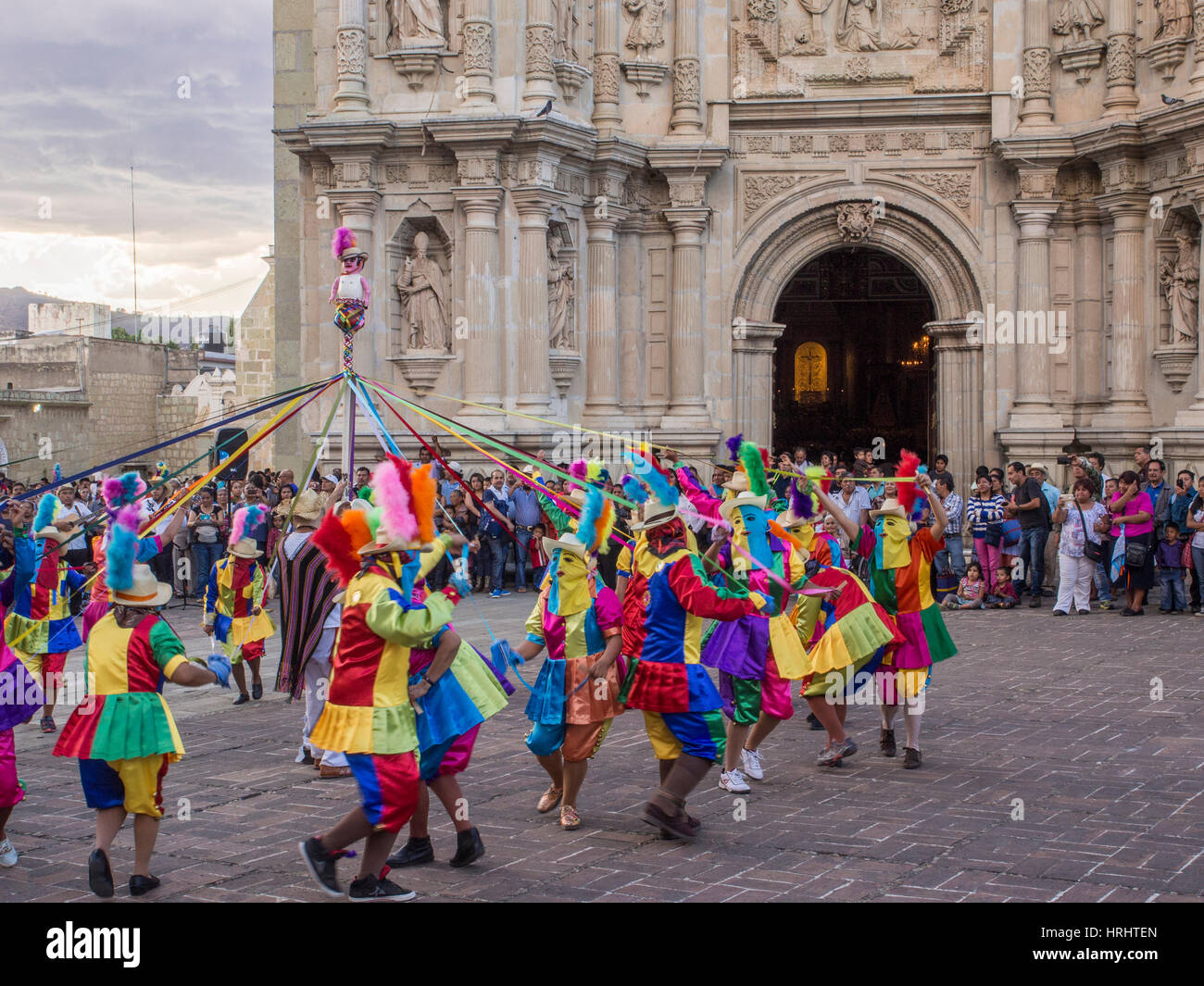 Maskierte Tänzer, Fiesta De La Virgen De La Soledad, Basilika der Muttergottes von Einsamkeit, Oaxaca, Mexiko, Nordamerika Stockfoto