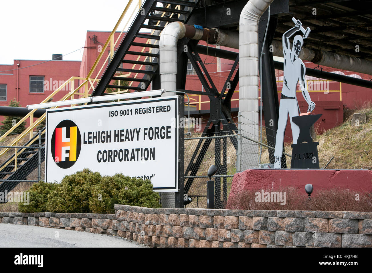 Ein Logo Zeichen außerhalb einer Einrichtung, die von der Lehigh schwere Forge Corporation in Bethlehem, Pennsylvania am 26. Februar 2017 besetzt. Stockfoto