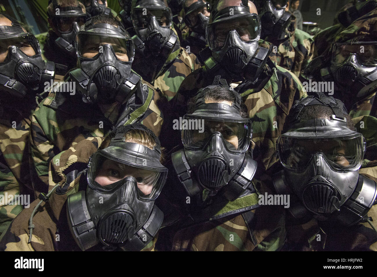 US-Soldaten In Gasmasken Stockfoto