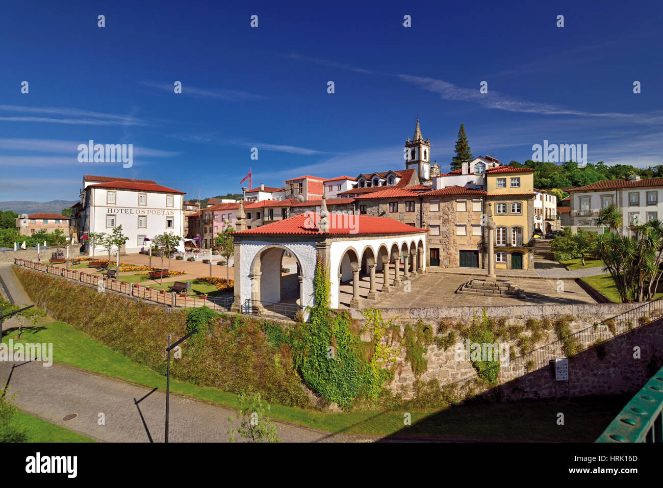 Blick auf die Stadt von charmanten Ponte da Barca in Portugals Minho region Stockfoto