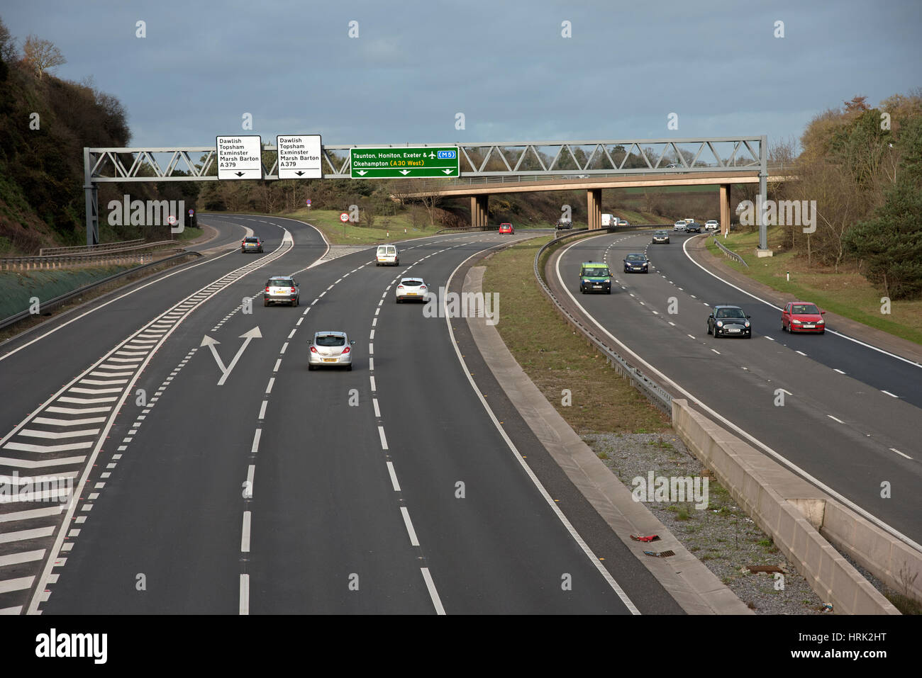 Eine 3-spurige Autobahn fährt in Richtung Osten nach Exeter in Devon England UK Stockfoto