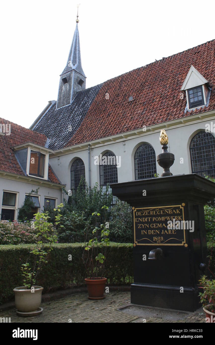 Mittelalterliche Pepergasthuis (auch Sint Geertruidsgasthuis = Hof mit Armenhäuser), Innenstadt von Groningen, Niederlande. 1408 gegründet. Stockfoto