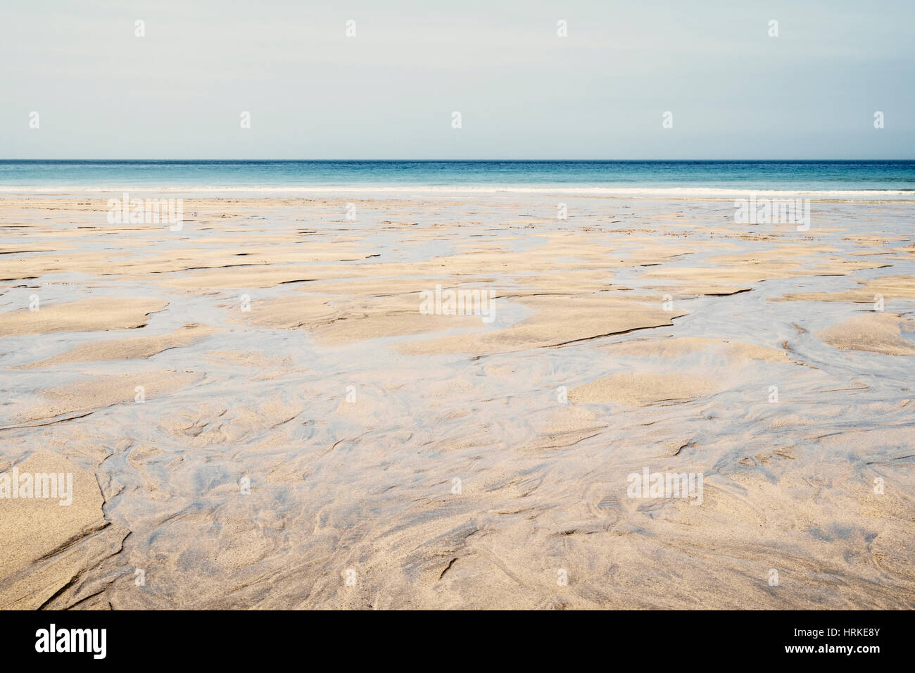 Leeren Sandstrand in Cornwall, England, Vereinigtes Königreich an einem Sommertag Stockfoto
