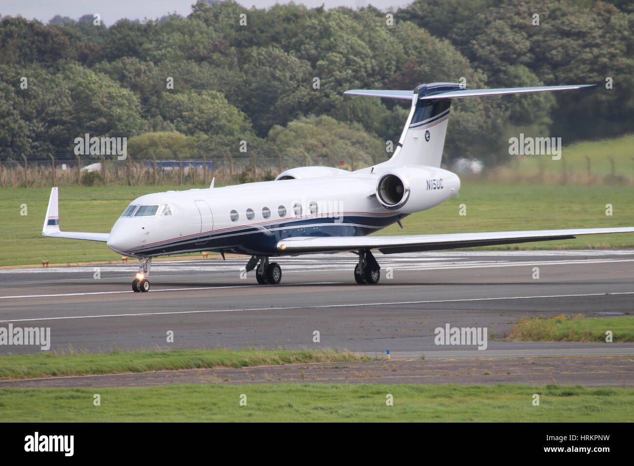 N15UC, eine Gulfstream Aerospace G-V betriebenen Vereinten Unternehmen am Flughafen Prestwick. Stockfoto