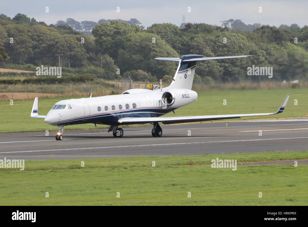 N15UC, eine Gulfstream Aerospace G-V betriebenen Vereinten Unternehmen am Flughafen Prestwick. Stockfoto