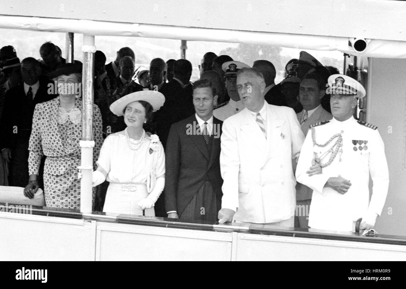 Präsident FRANKLIN D. ROOSEVELT (1882-1945) und seine Frau Eleanor mit König George VI. und Königin Elizabeth an Bord der USS Potomac am 9. Juni 1939 Stockfoto