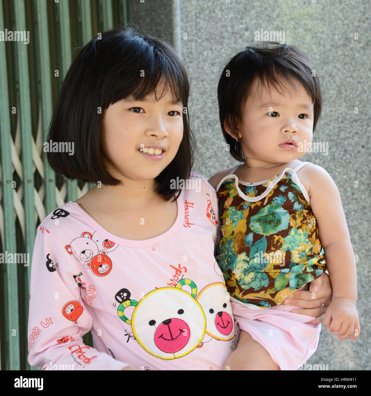 Familienleben an den Ufern des Mekong-Flusses, Kambodscha Stockfoto