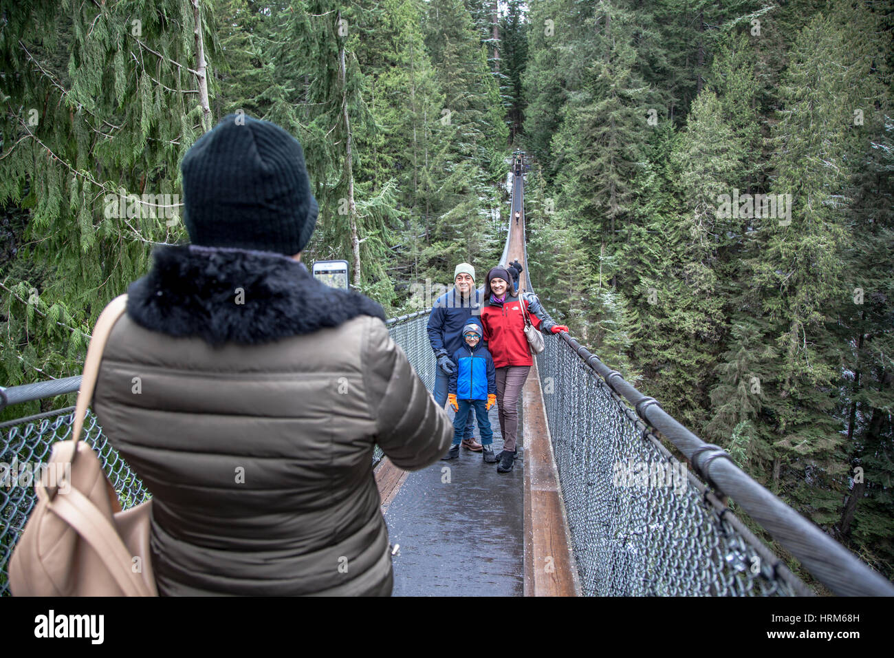 Hauptbusstation Fotografieren am Capilano Suspension bridge North Vancouver British Columbia Kanada. Capilano Suspension Bridge. Stockfoto