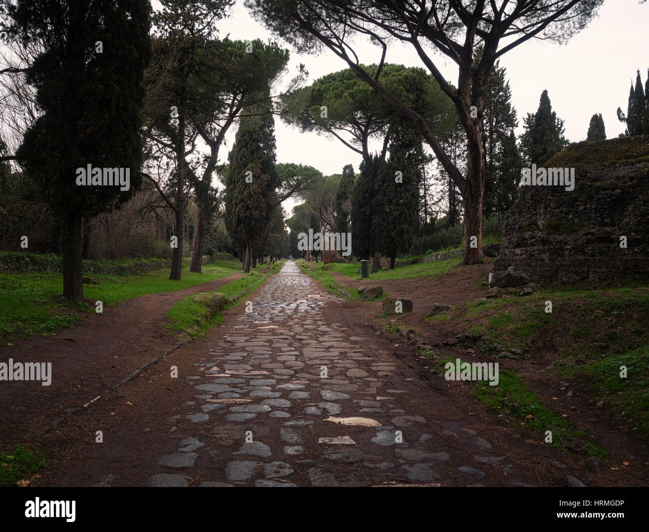 Die Via Appia (Via Appia), einer der frühesten und wichtigsten Straßen des antiken Rom die Hauptstadt nach Brindisi im Südosten verbunden Stockfoto