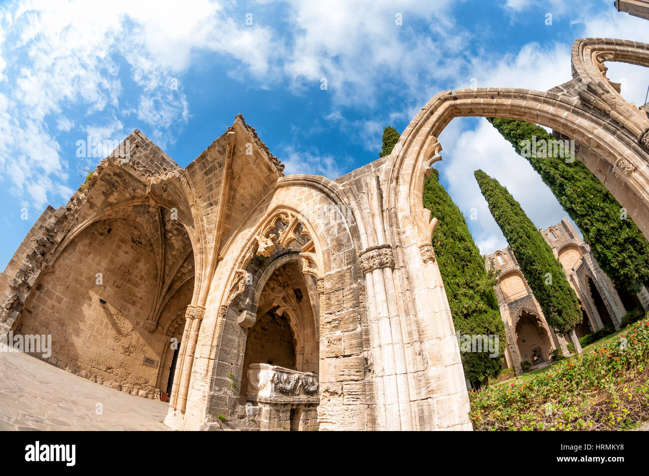 Bögen in Bellapais Abtei. Kyrenia Bezirk. Zypern Stockfoto