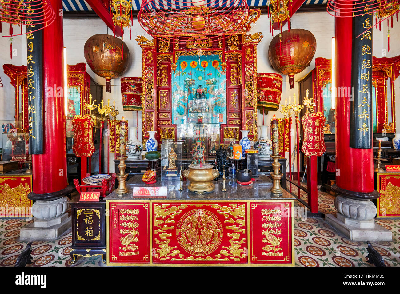 Ort der Anbetung in Kantonesisch (Quang Trieu) Montagehalle. Hoi an eine alte Stadt, Provinz Quang Nam, Vietnam. Stockfoto