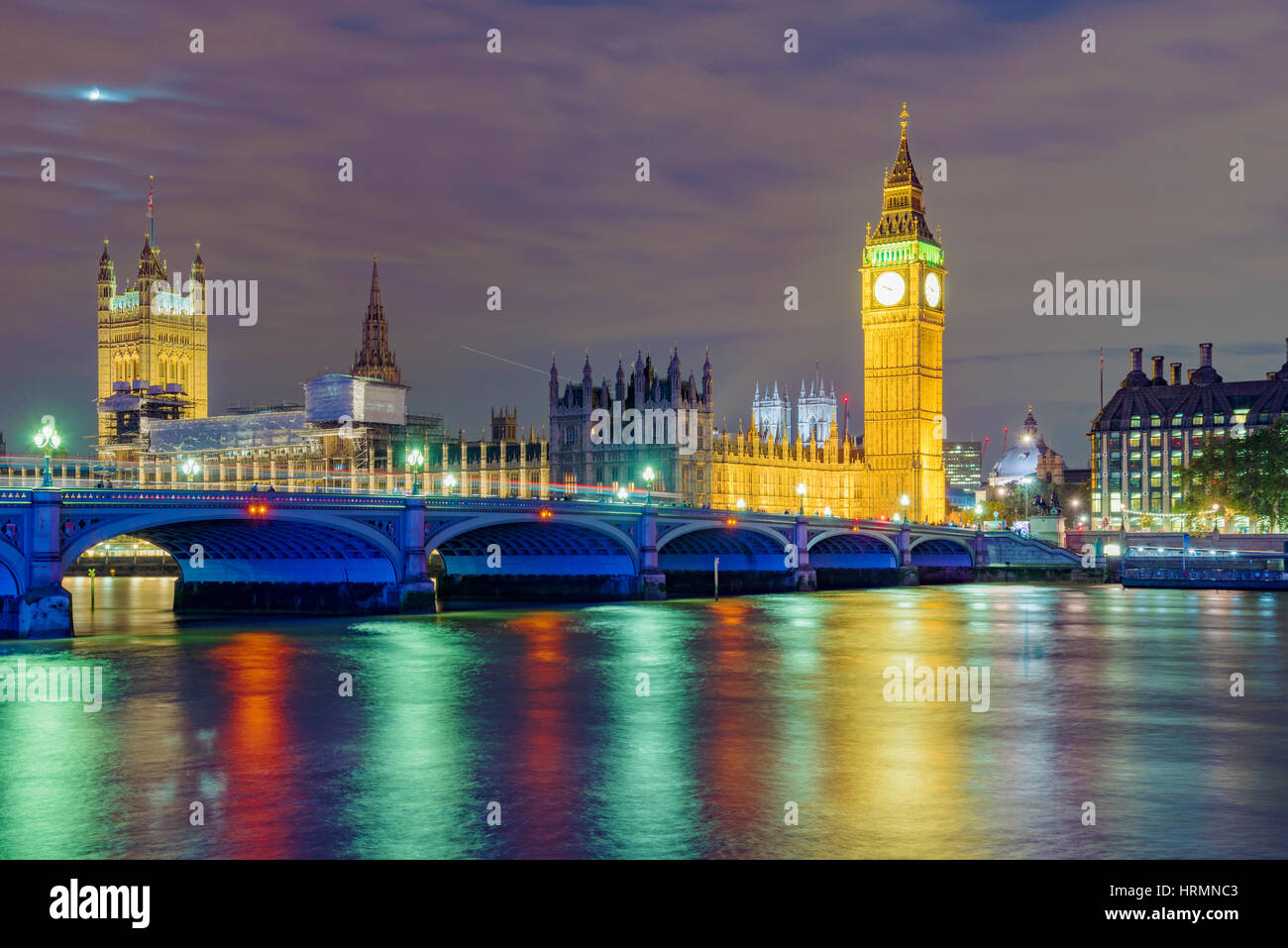 Nahe Blick auf die Themse und die Houses of Parliament Stockfoto