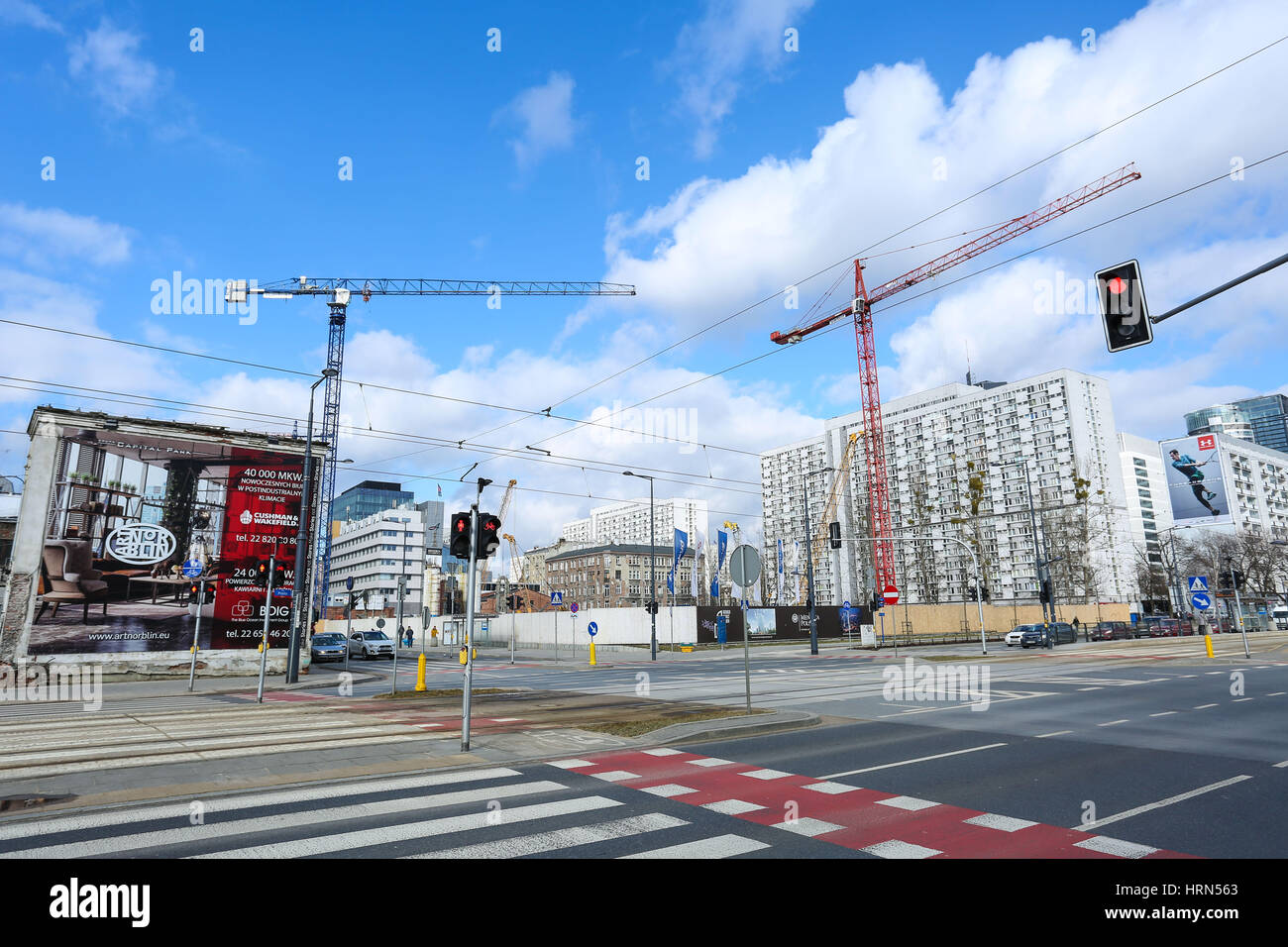 Polen, Warschau, 3. März 2017: Konstruktionen begann am Warsaw´s schnellsten boomenden Stadtteil Wola bei Sonnenschein und teils bewölktem Wetter. © Madeleine Ratz/Alamy Live-Nachrichten Stockfoto