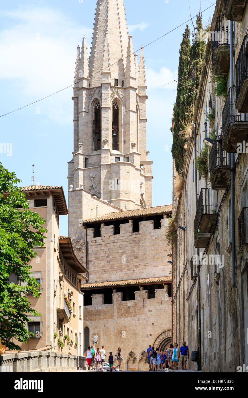 Die Stiftskirche Kirche Sant Feliu, Barri Vell, dem alten Viertel, Girona, Spanien Stockfoto