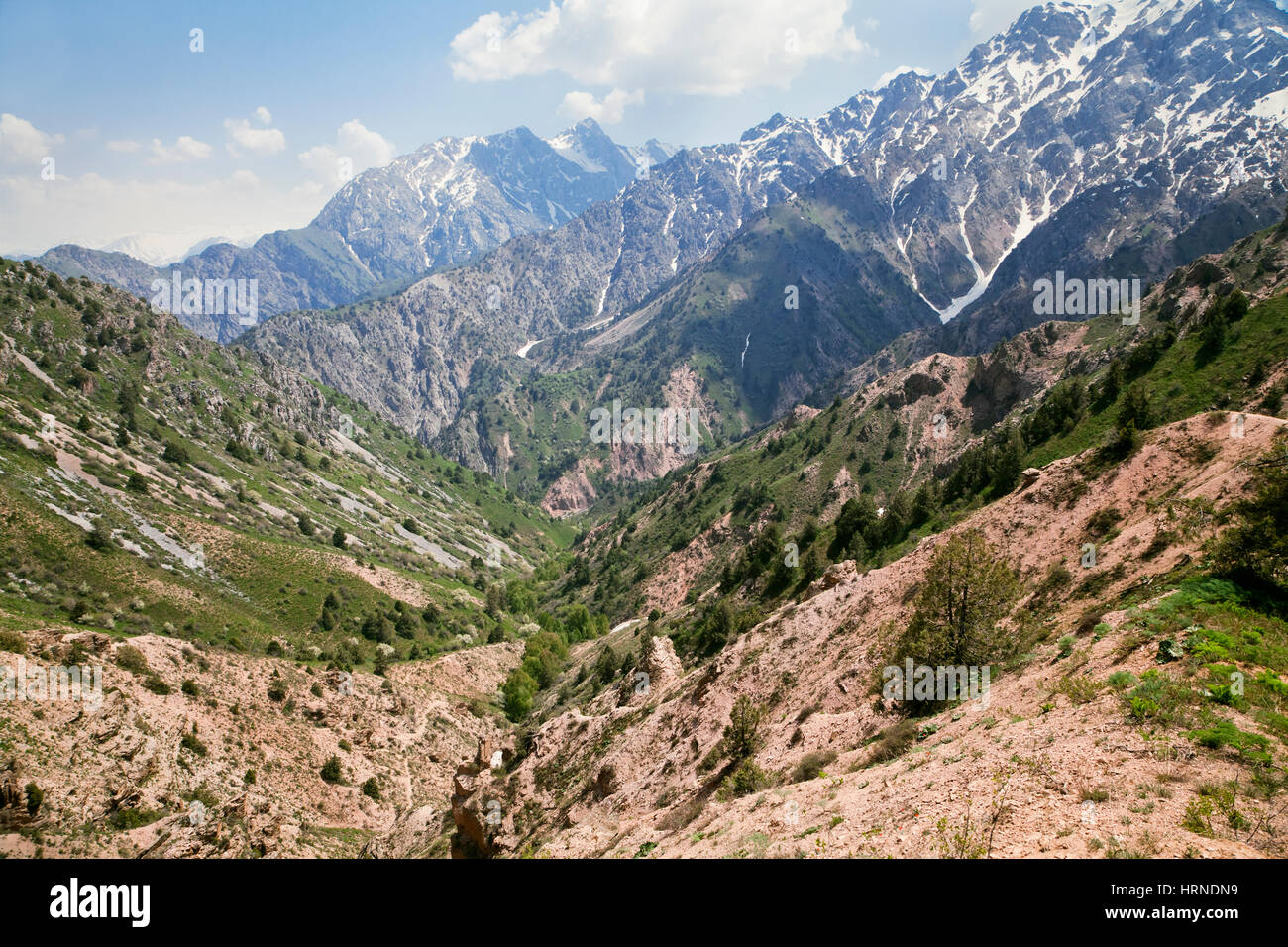 Tschimgan Berge, Usbekistan, an einem sonnigen Tag Stockfoto