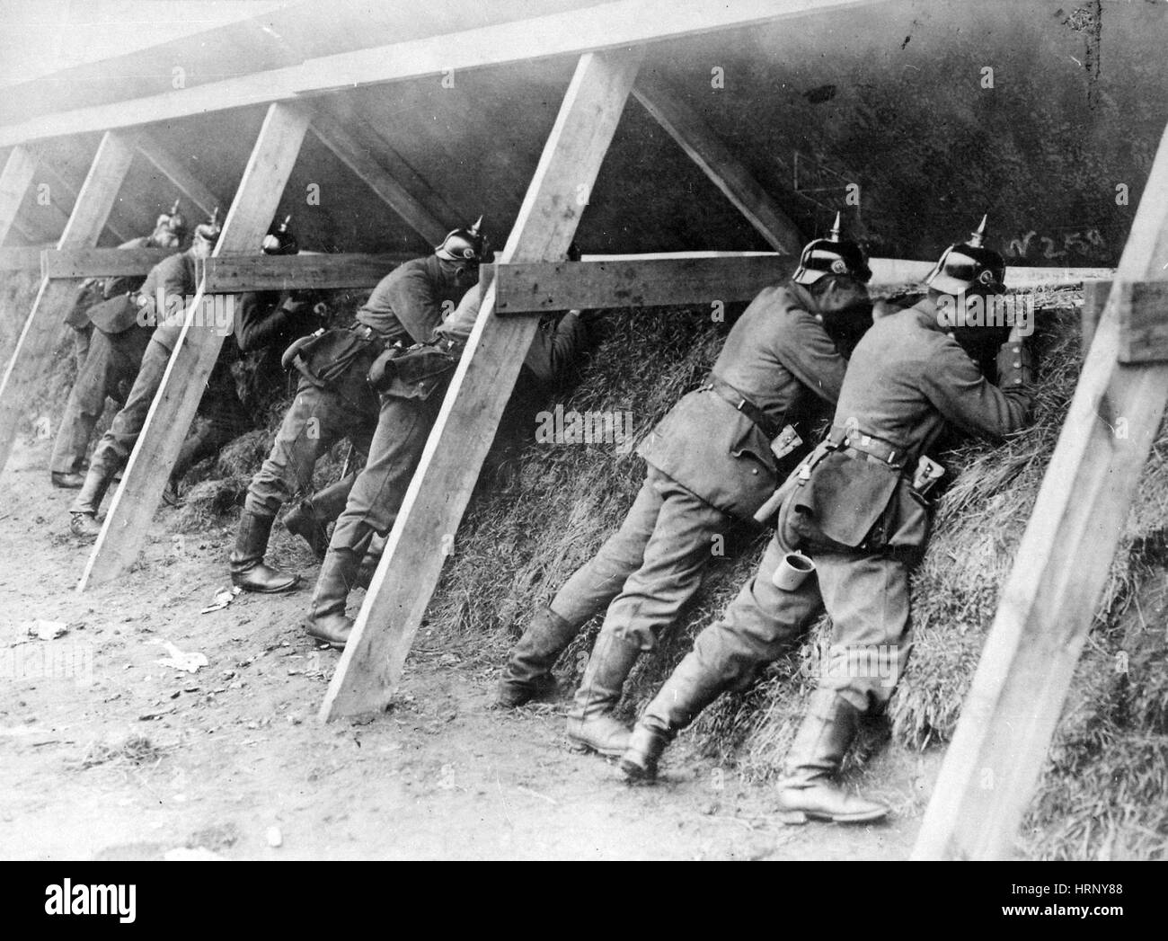 WWI, deutsche Soldaten im Graben, Westfront Stockfoto