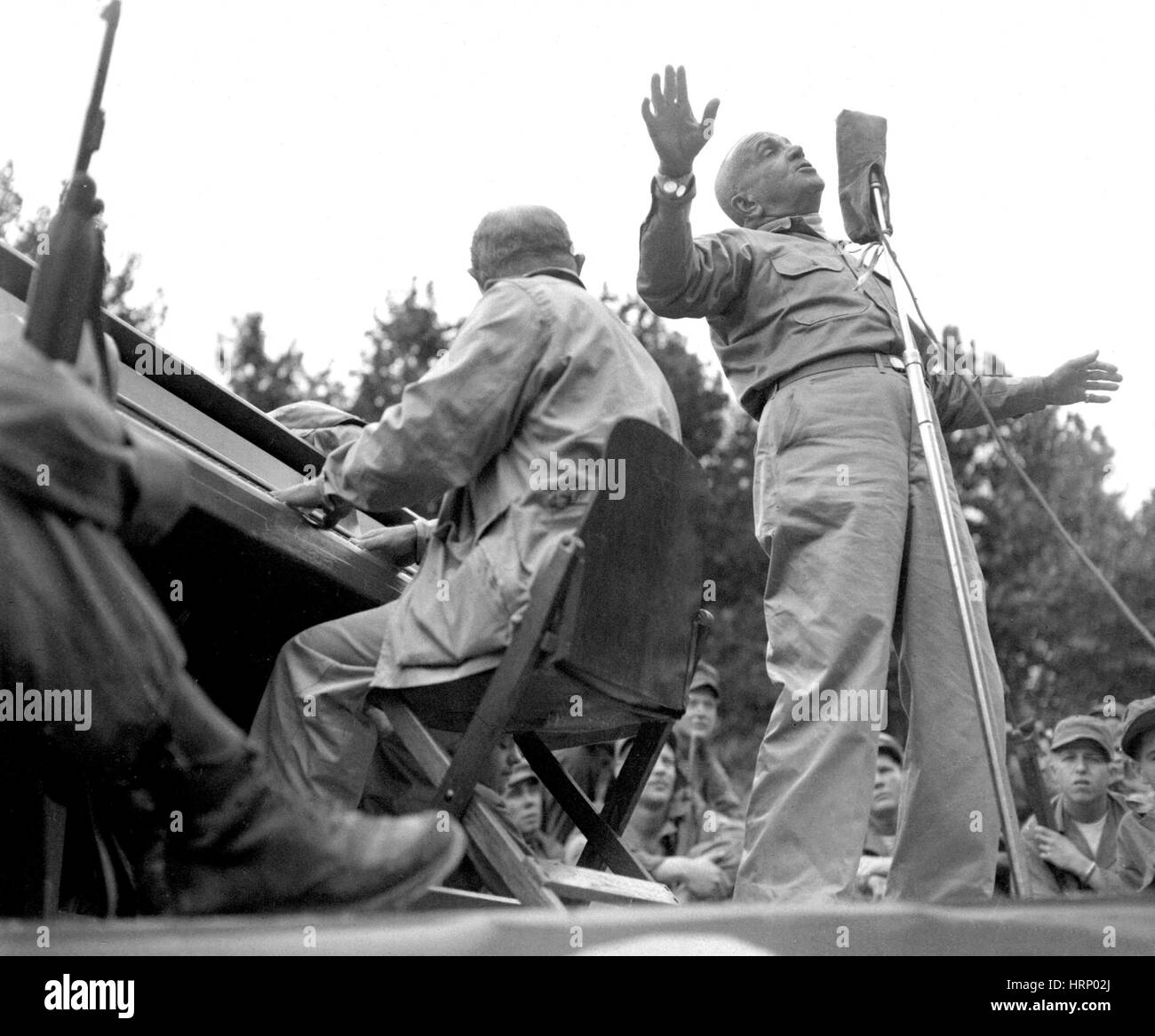 Al Jolson unterhält Truppen in Korea, 1950 Stockfoto