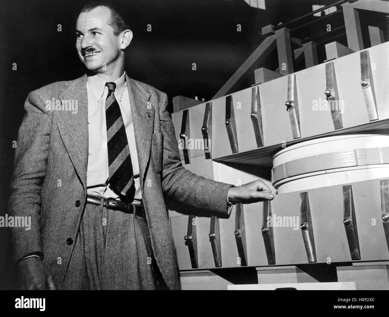 Edwin mattison mcmillan Fotos und Bildmaterial in hoher Auflösung Alamy