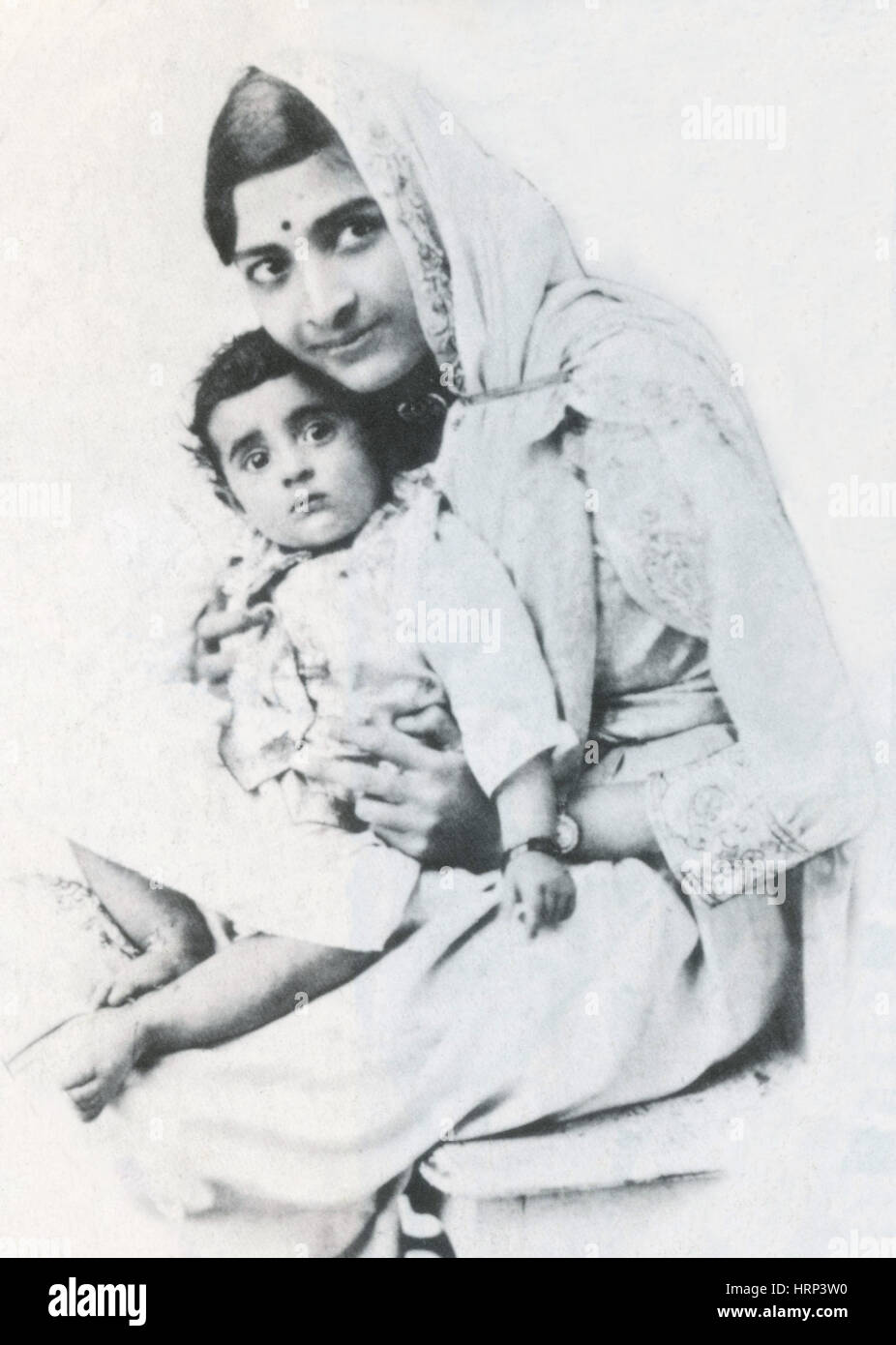 Junge Indira Nehru mit ihrer Mutter, 1900 s Stockfoto
