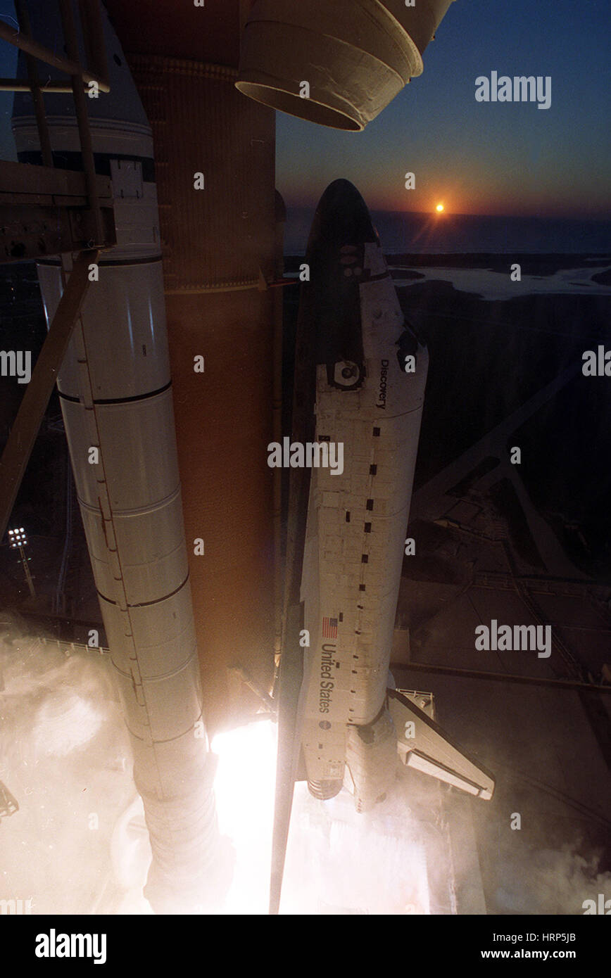STS-102, Space Shuttle Discovery starten, 2001 Stockfoto