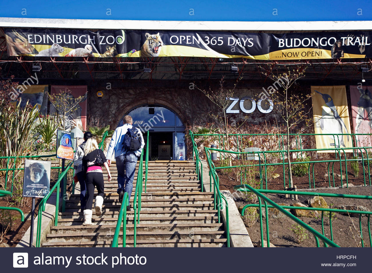 Besucher am Eingang der Zoo von Edinburgh, Schottland Stockfoto