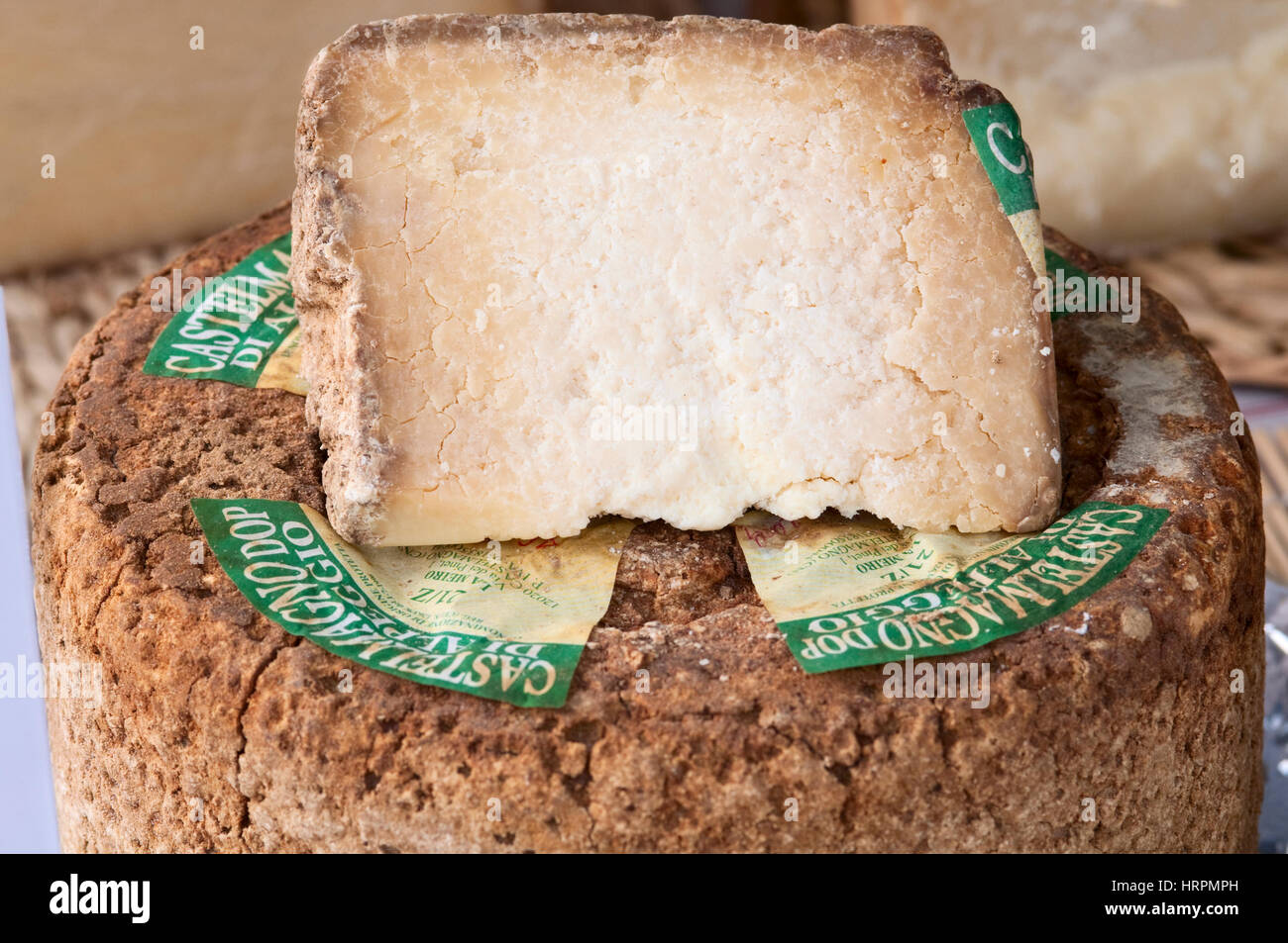 Italien, Piemont, Provinz Cuneo, Castelmagno Käse Stockfoto