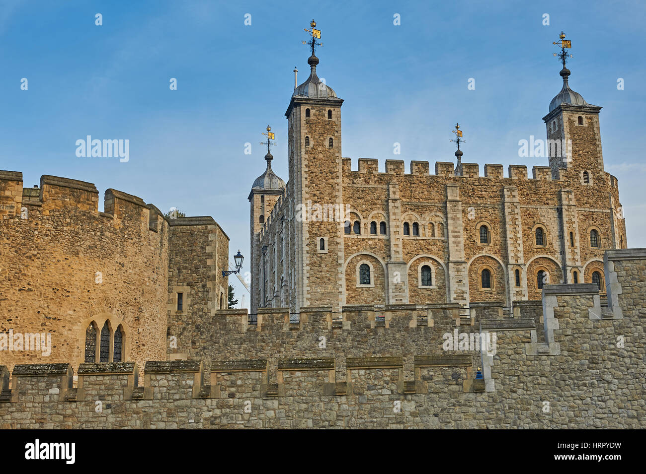 Der Tower of London ist ein Wahrzeichen bei Touristen sehr beliebt. Stockfoto