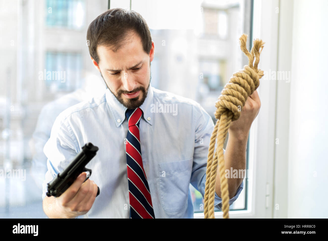 Verzweifelter Mann wählt Commit Suicide-Methode Stockfoto