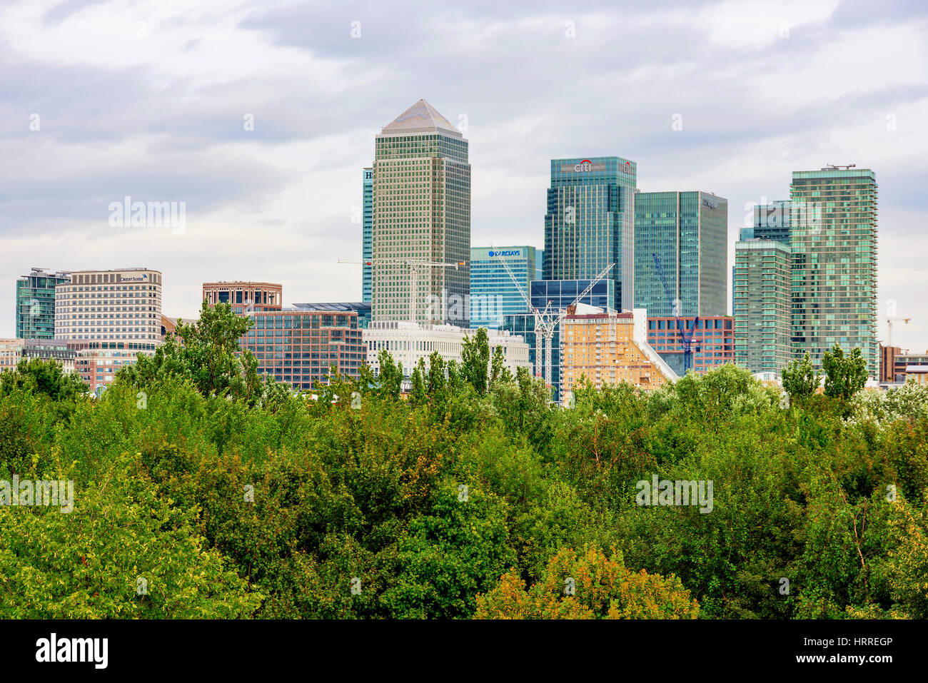 LONDON - AUGUST 2016: Dies ist engen Blick auf Skyline von Canary Wharf, Londons wichtigsten Finanzviertel am 11. August 2016 in London. Stockfoto