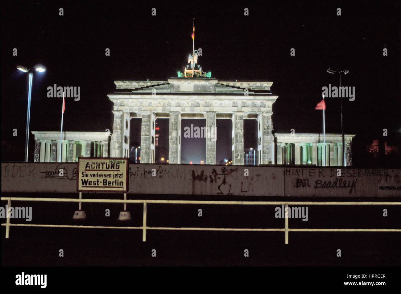 Die Berliner Mauer und Brandenburger Tor im Jahr 1986 Stockfoto