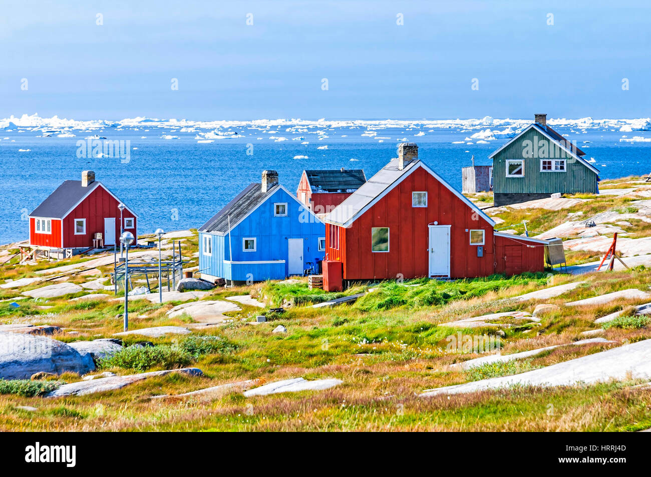 Die bunten Häuser von Rodebay, Grönland. Diese Siedlung befindet sich auf einer kleinen Halbinsel vom Festland entfernt in östlichen Diskobucht Stockfoto
